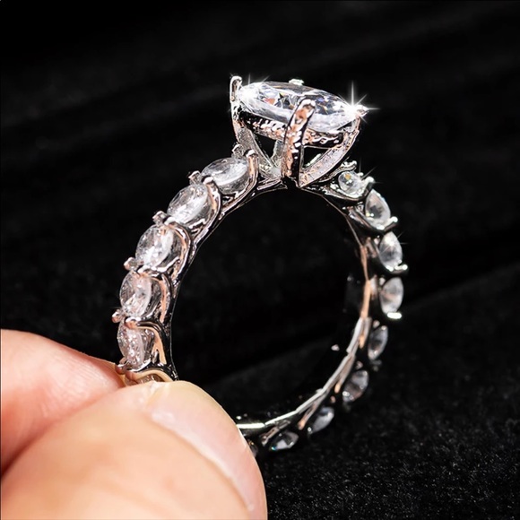 Ring - Picture 2 of 5